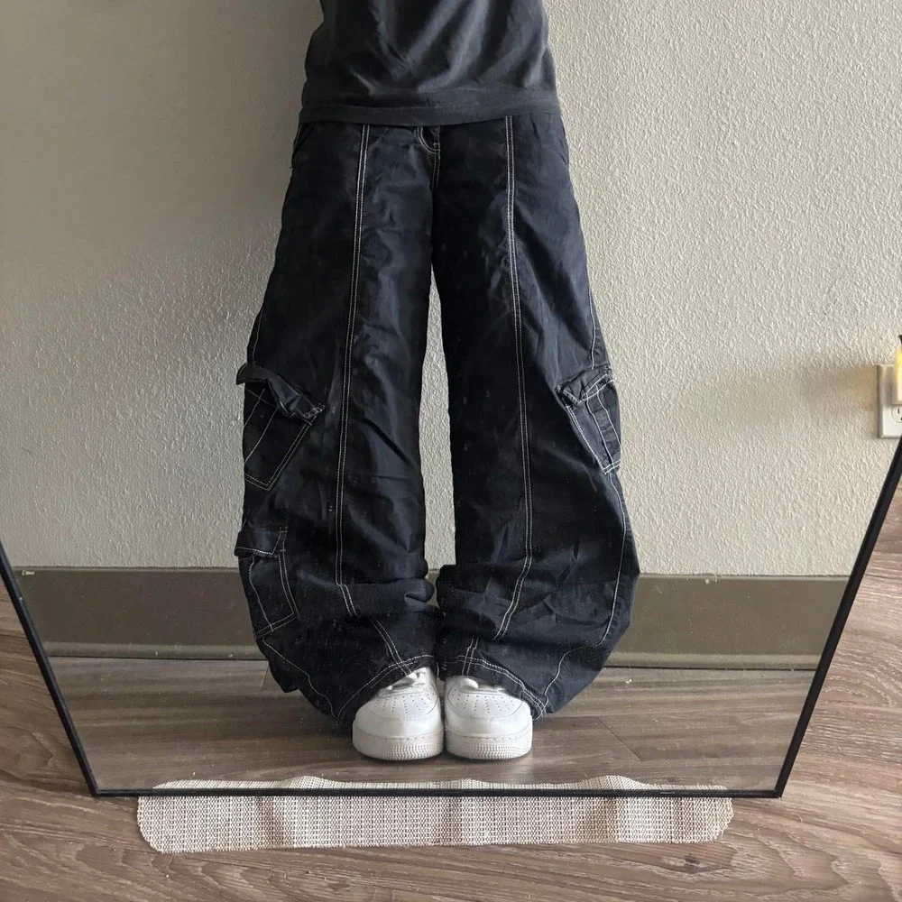 Vintage Y2K/2000s Baggy Garage Black Contrast Stitch Streetwear Cargo Pants!